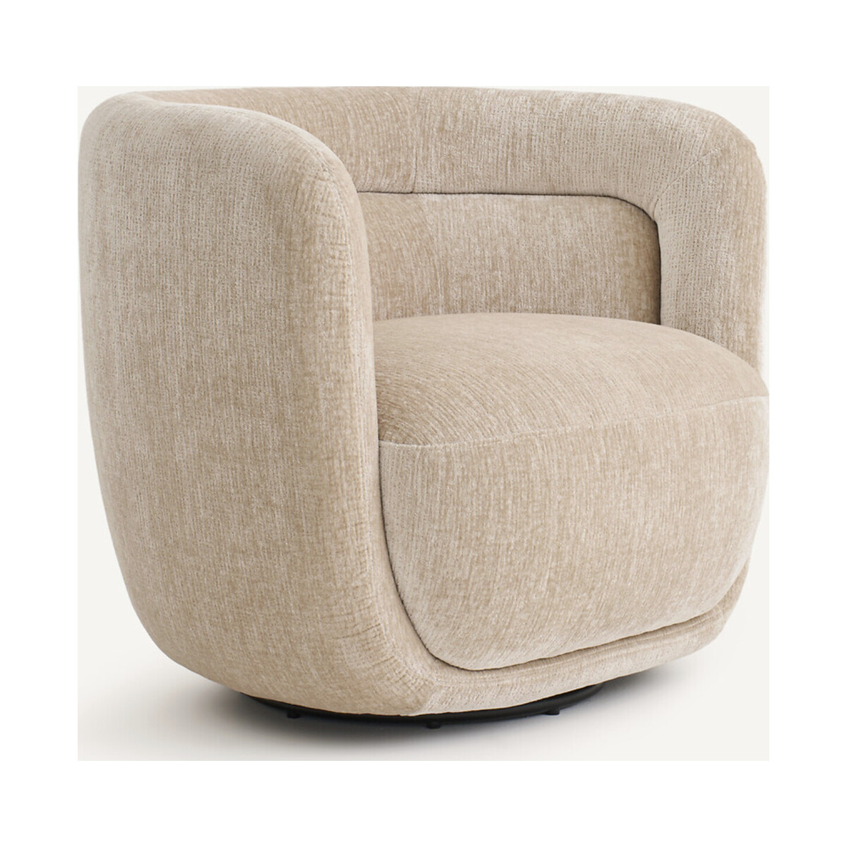 BAIA armchair packshot