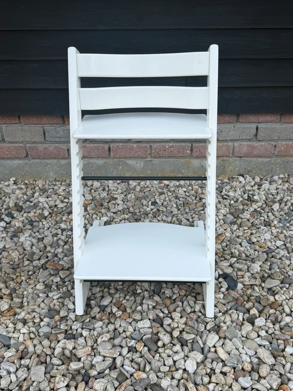 Folding chair seller photo
